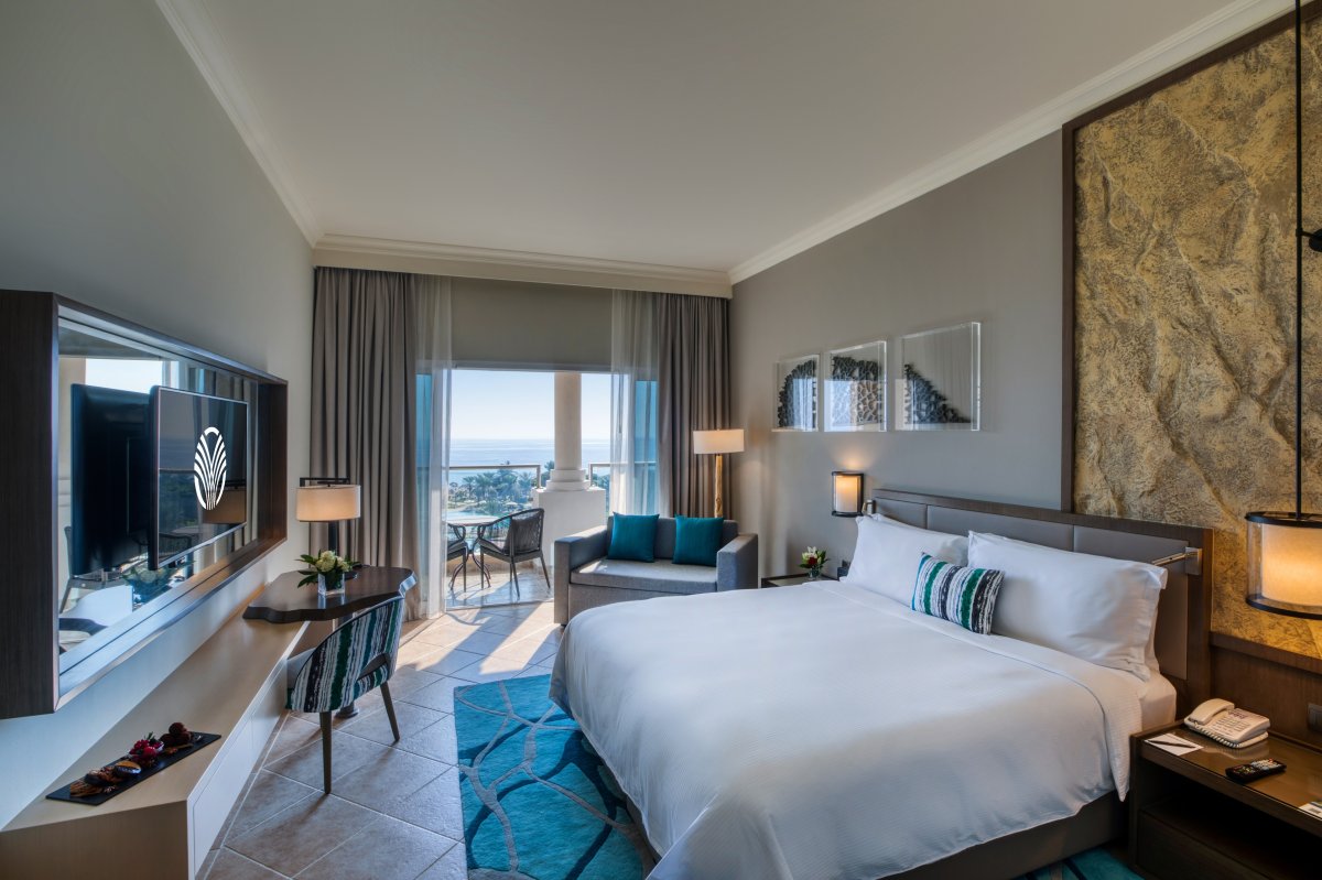 Отель Fujairah Rotana Resort & Spa