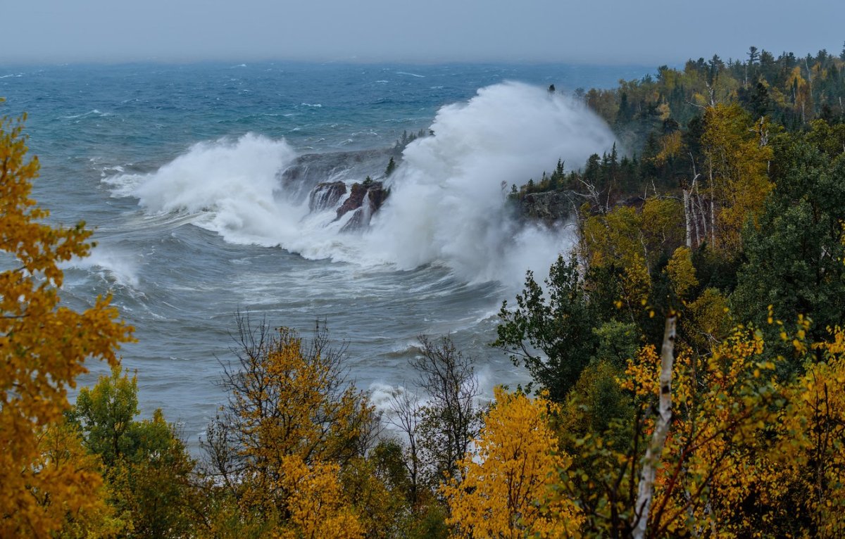 Море осенью