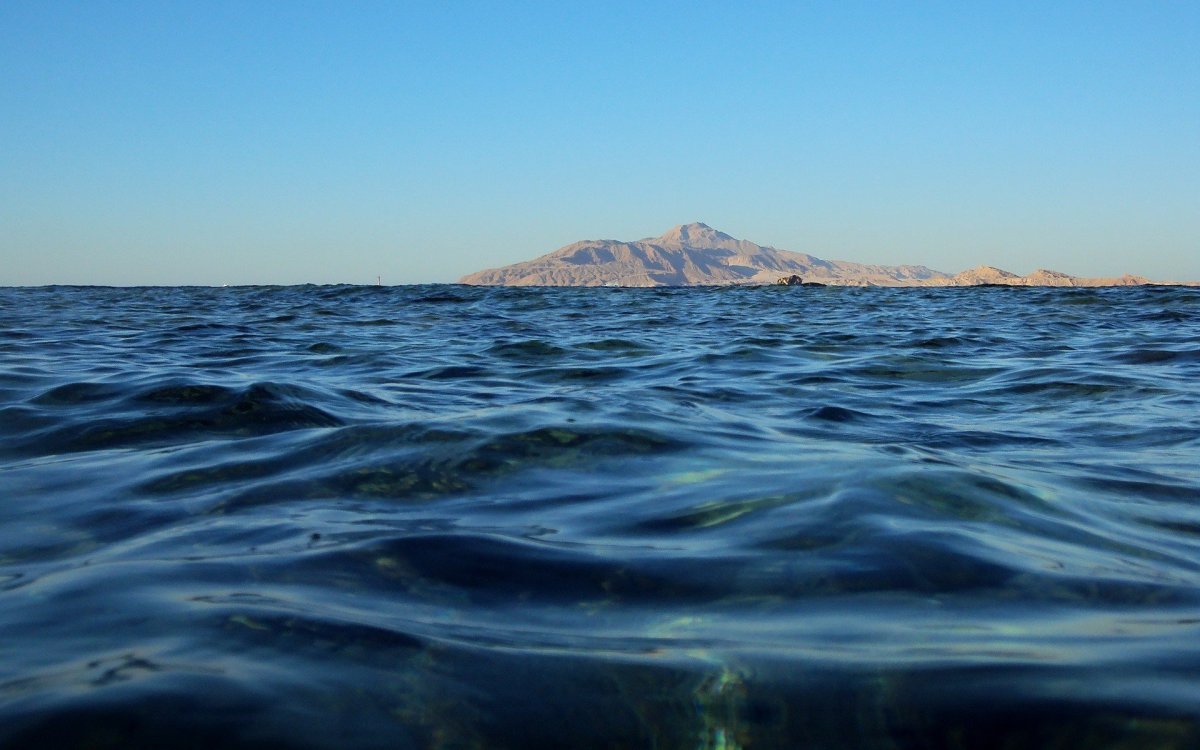 Поверхность моря