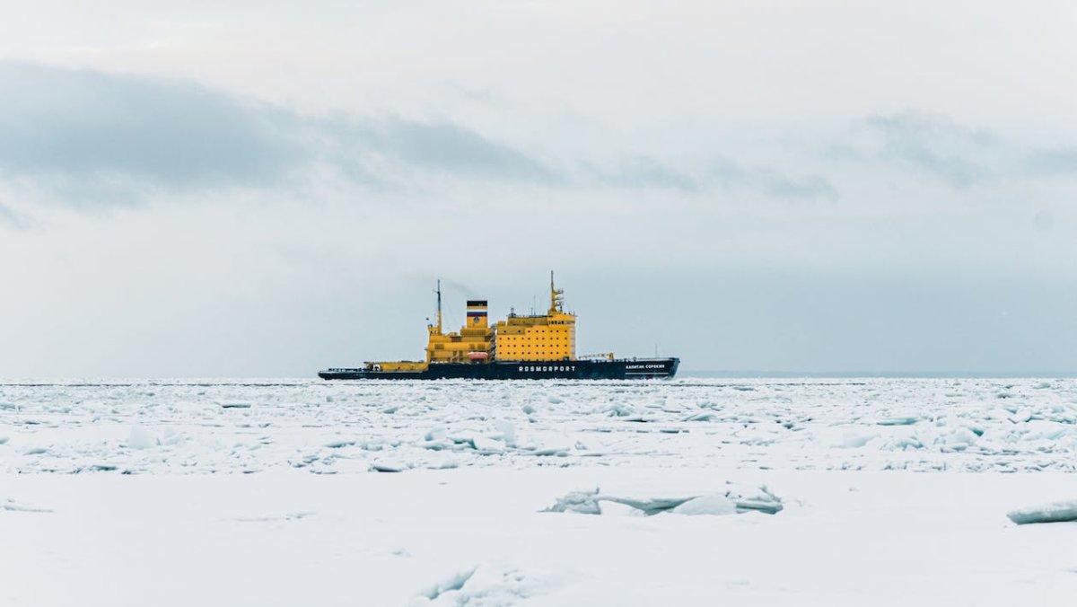 Карское море ледокол