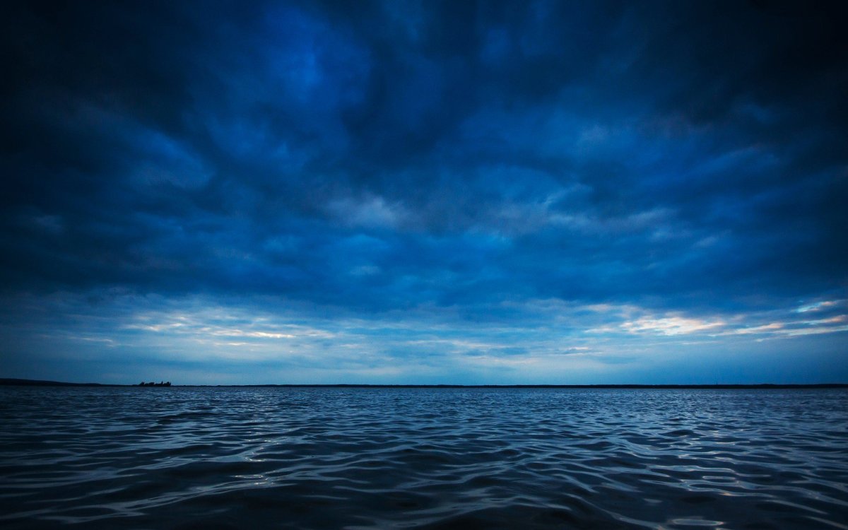 Синее море