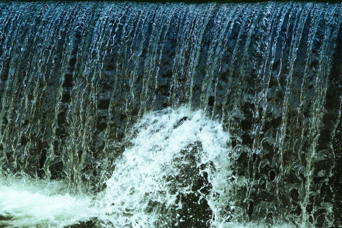 Струи водопада