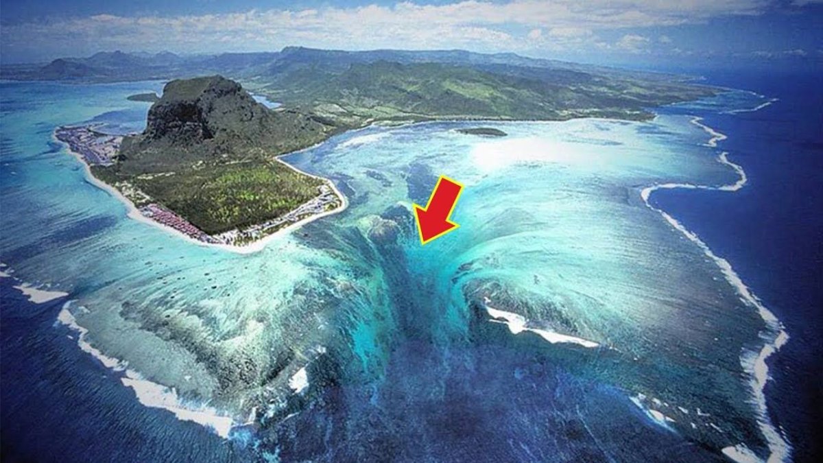 Подводный водопад Ле Морн Брабан