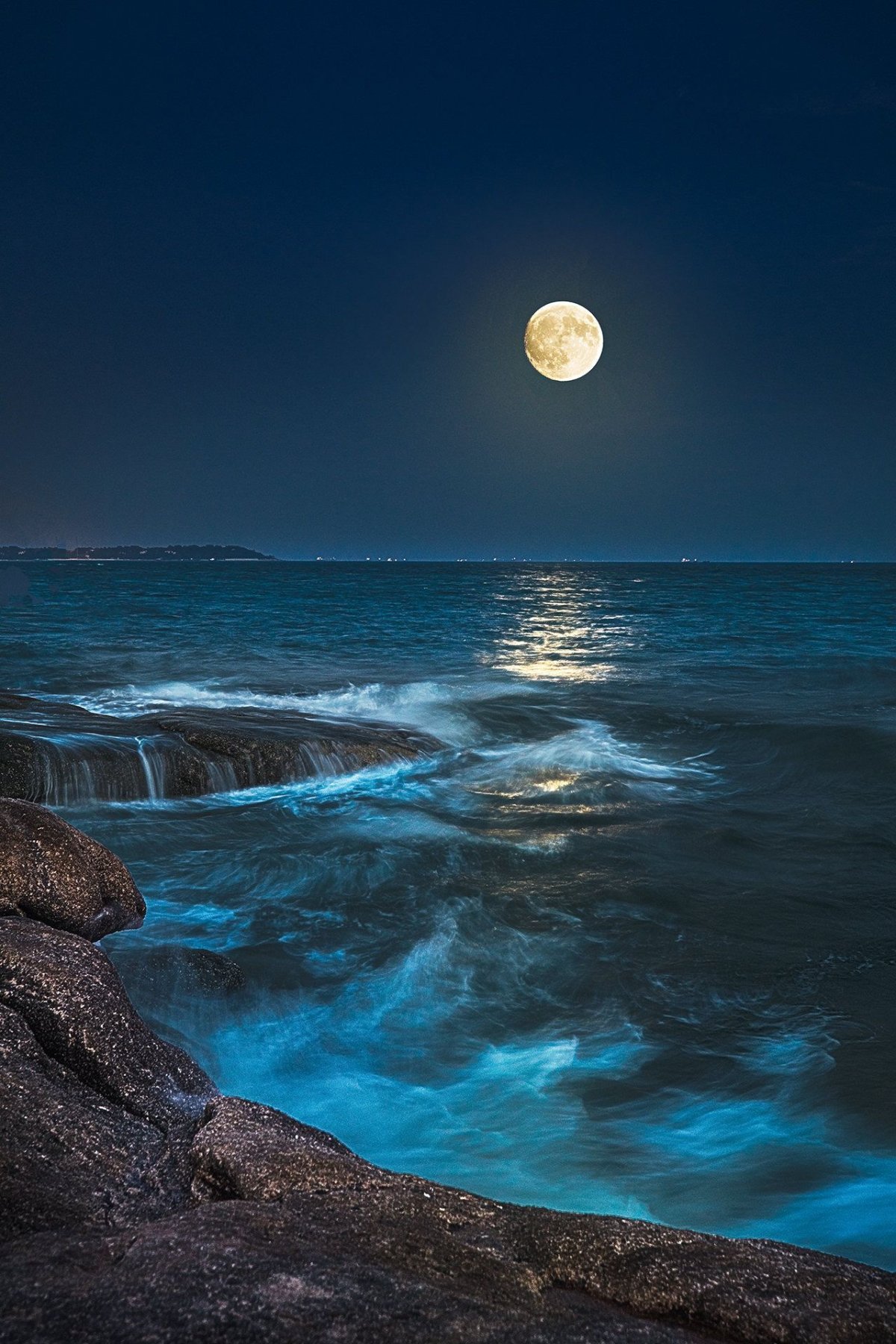 Ночь Луна море