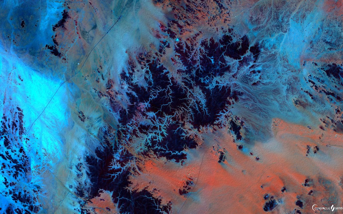 Космический снимок Каспийского моря