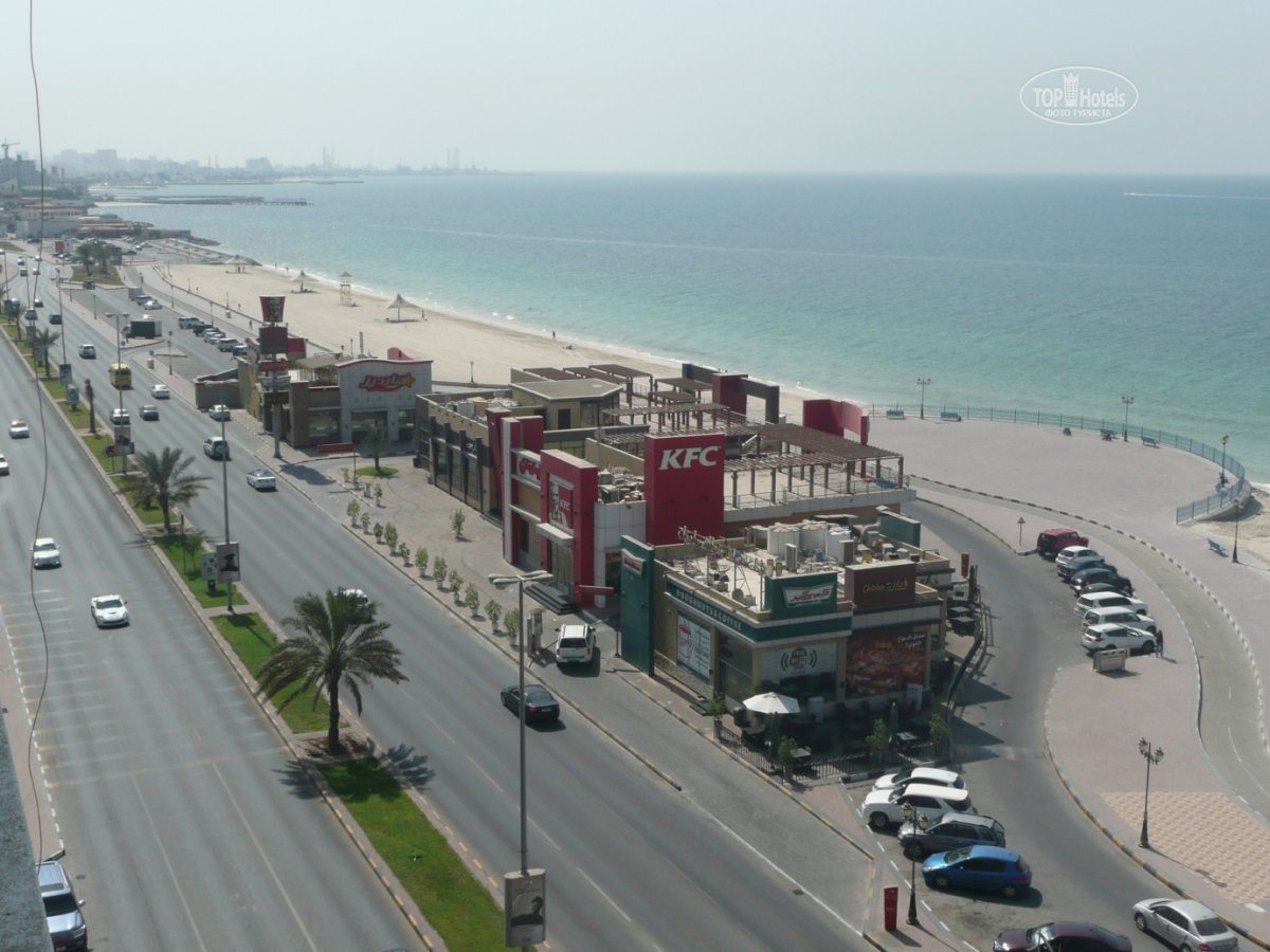 Ramada Beach Ajman 4