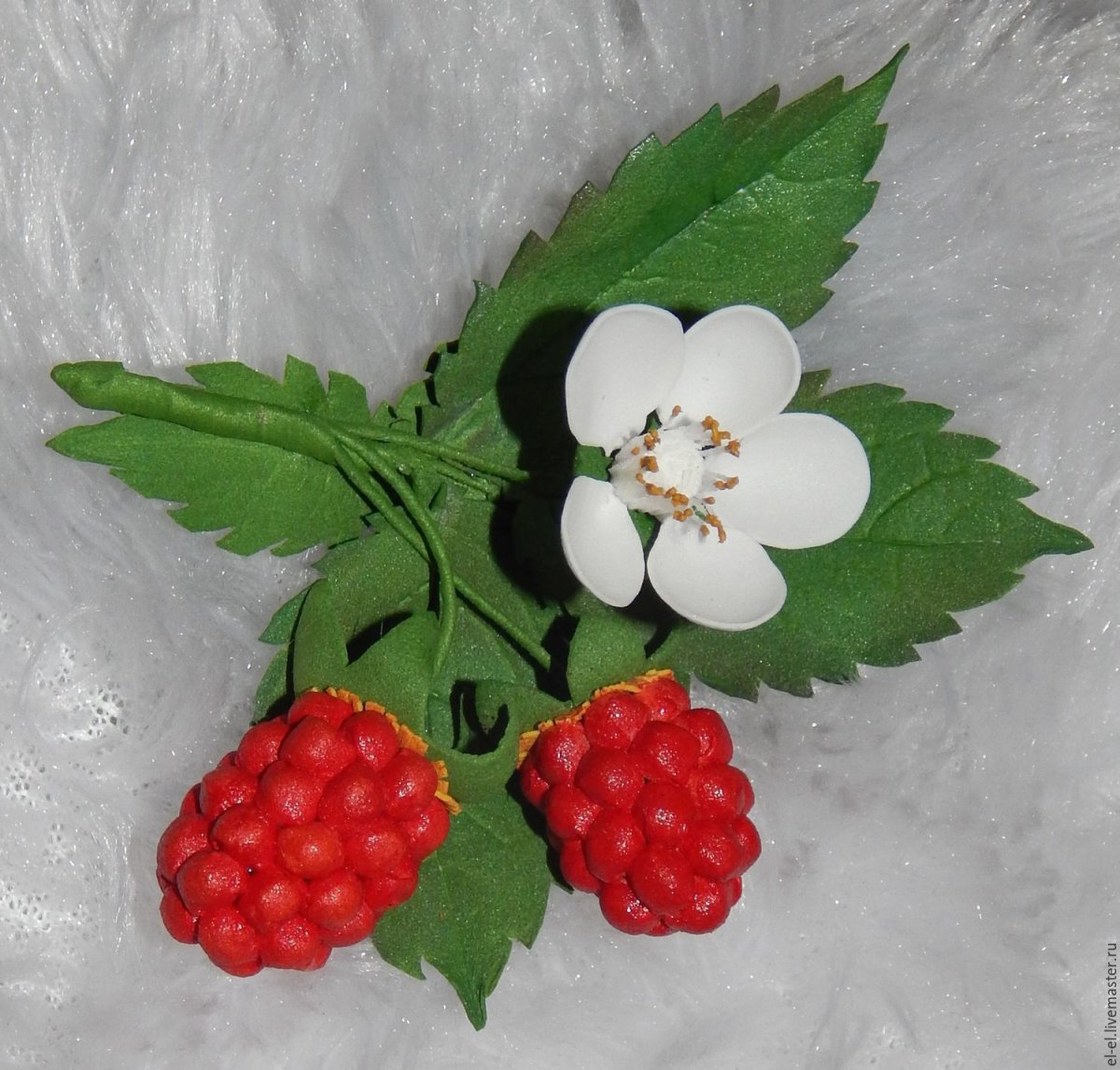 Малина из фоамирана