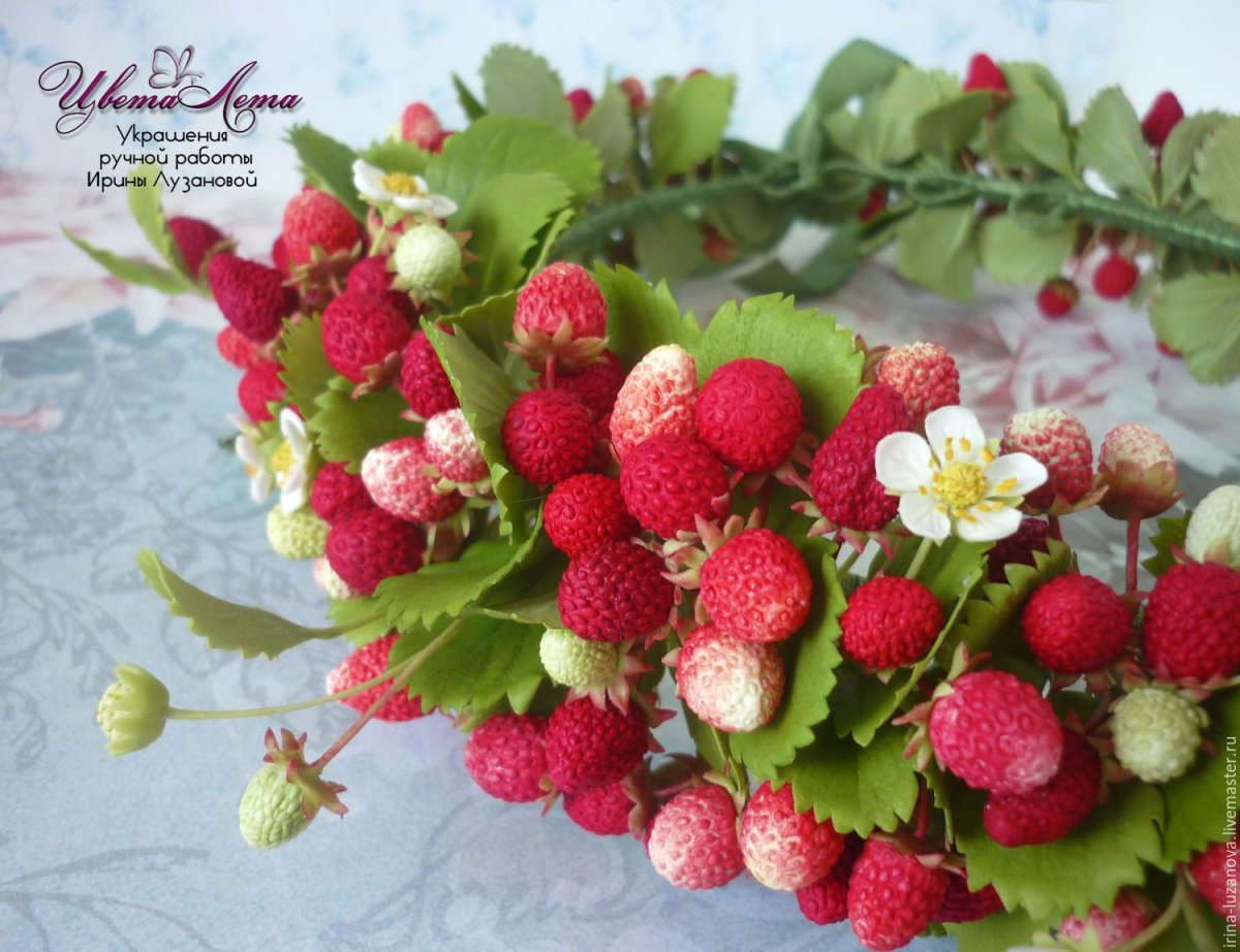 Клубника из полимерной глины