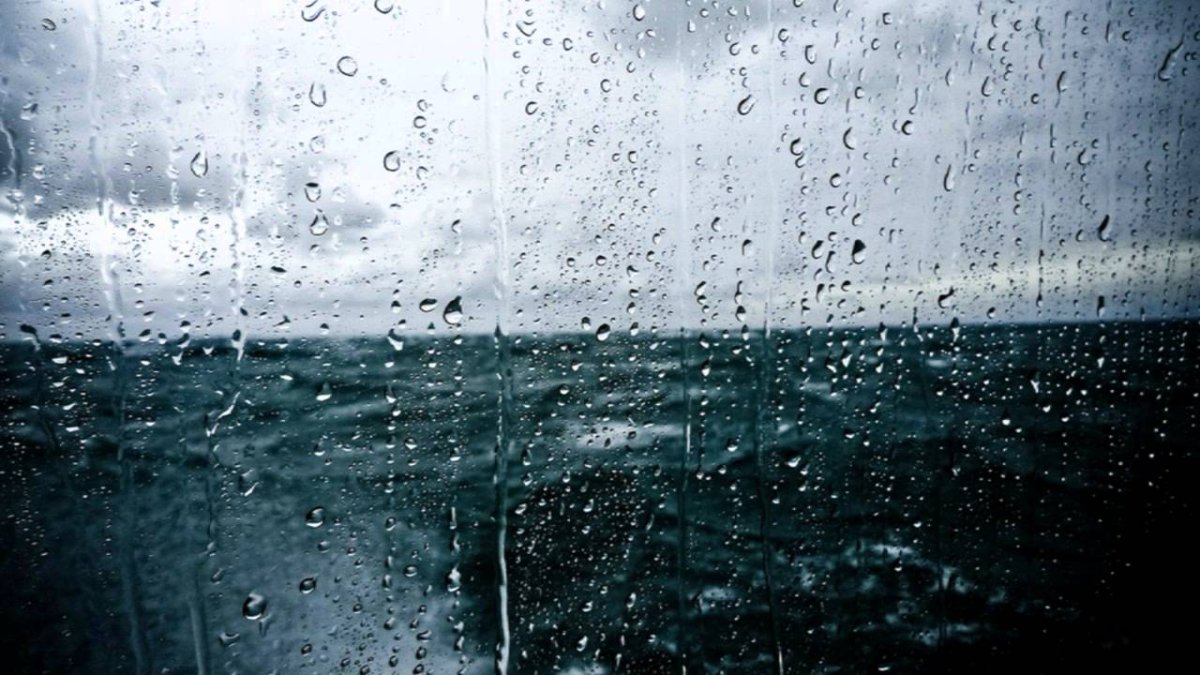 Дождь за окнами море