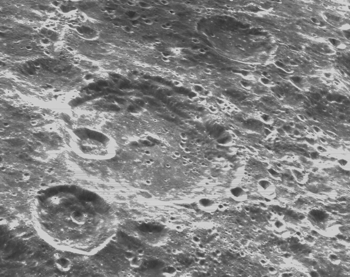 Космические снимки Луны инопланетян