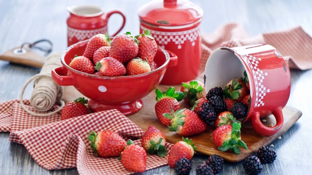 Чай с клубникой