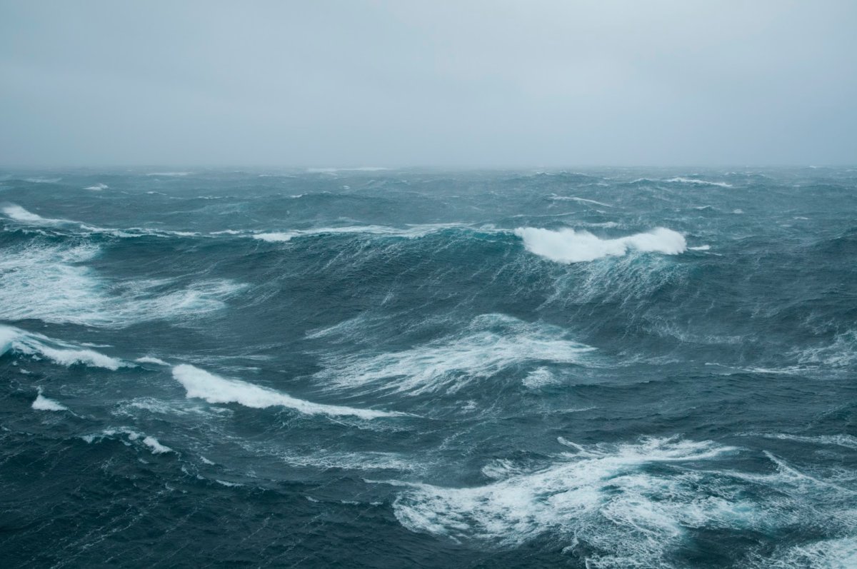 Баренцево море шторм