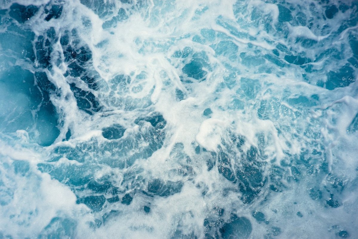Вода сверху