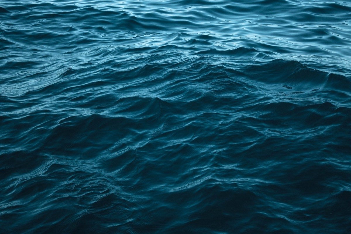 Вода сверху