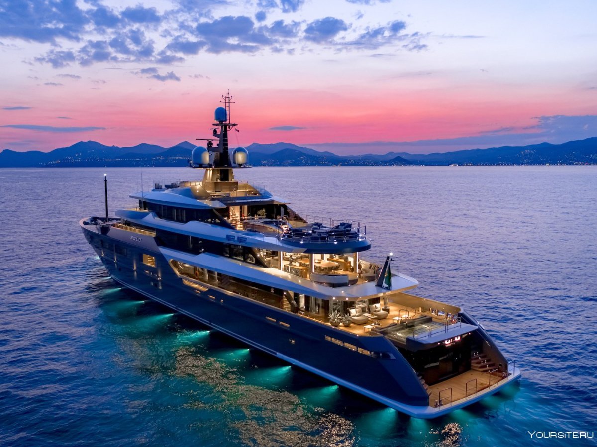 72m Superyacht Tankoa solo