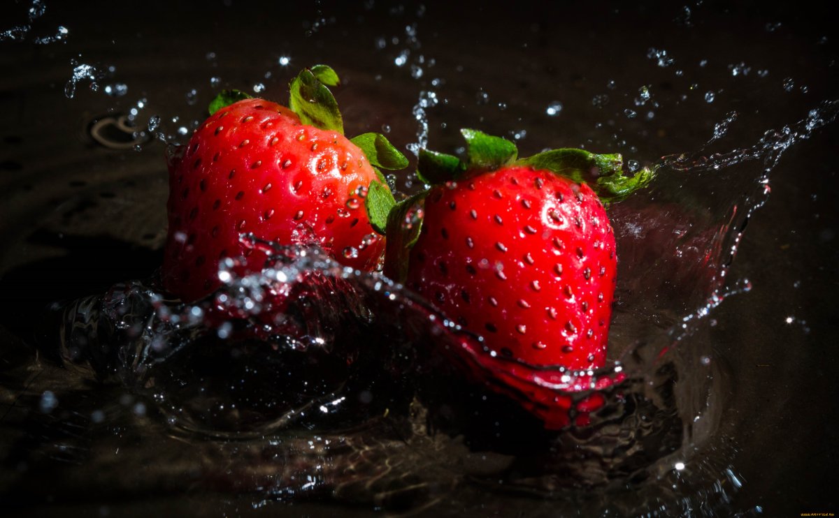 Клубника в воде