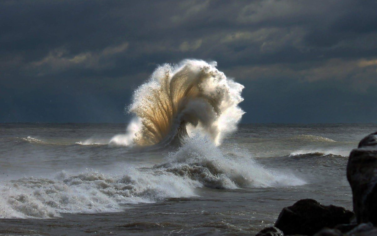 Бурное море