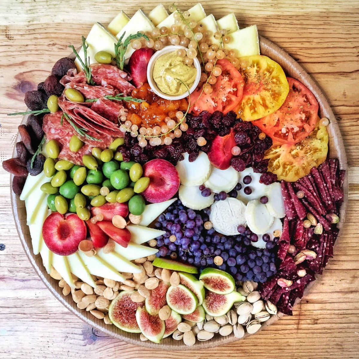 Сырно мясная тарелка