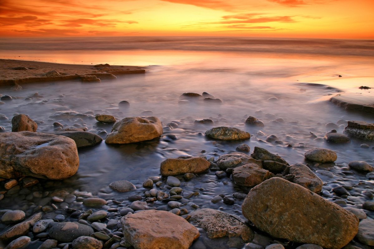 Море камни