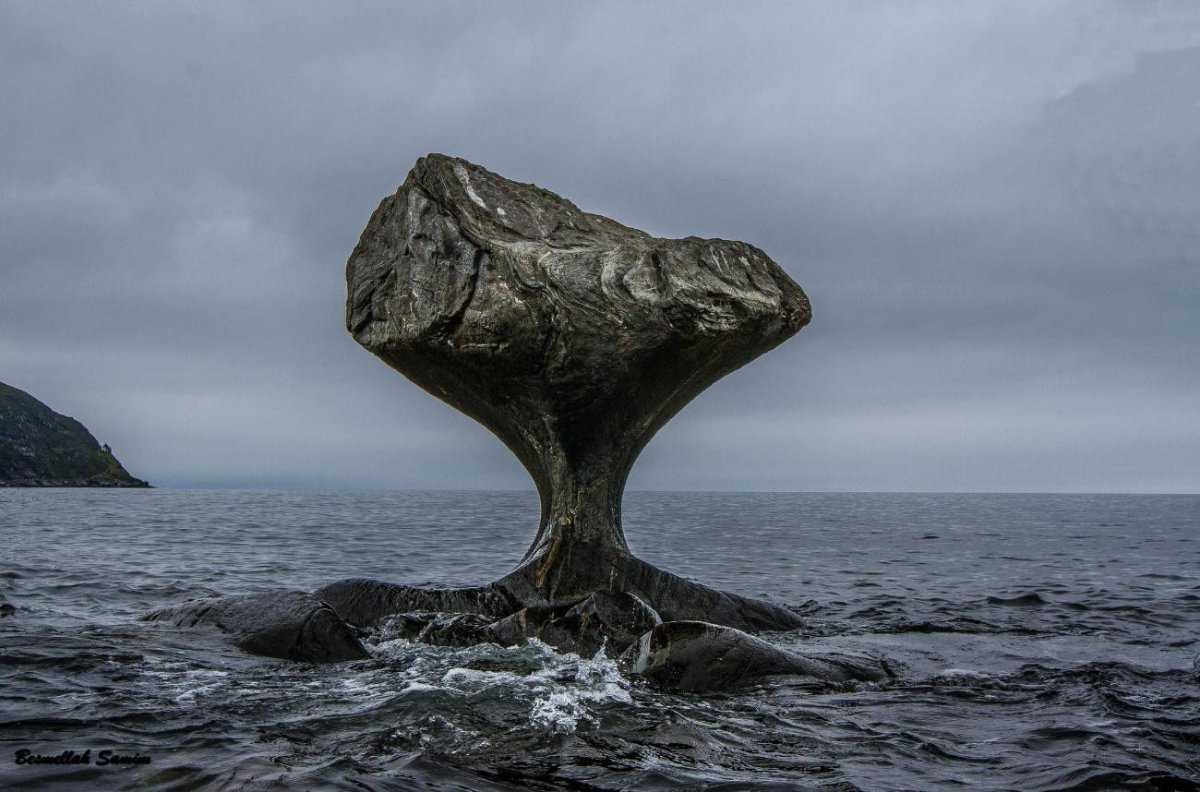 Камни в воде