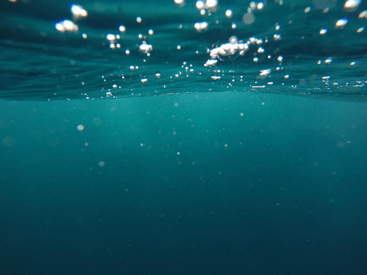 Фон под водой