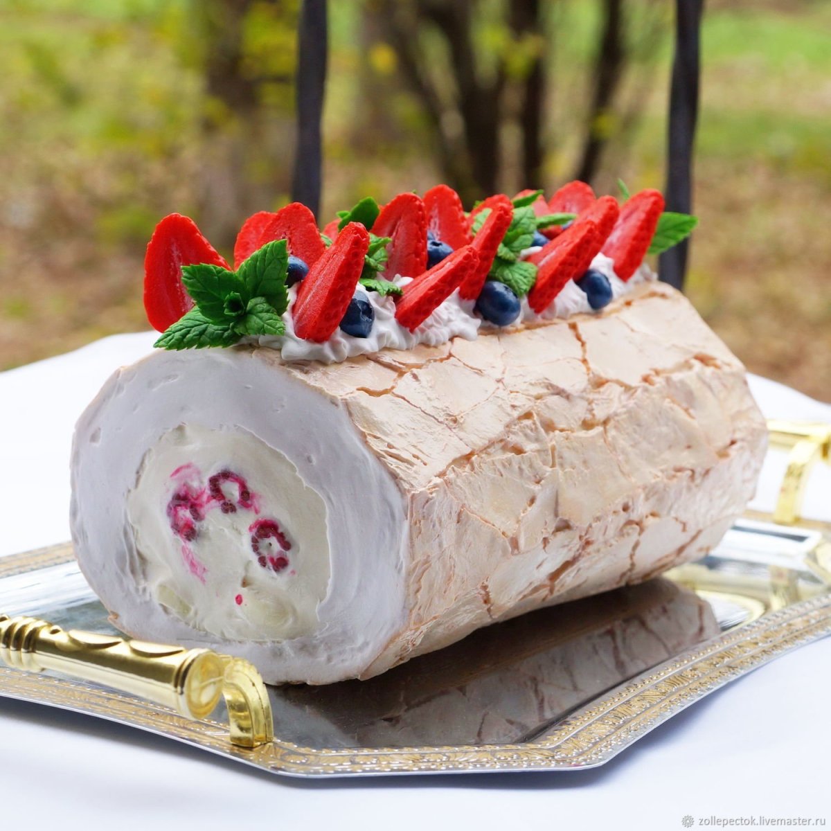 Меренговый рулет манго маракуйя