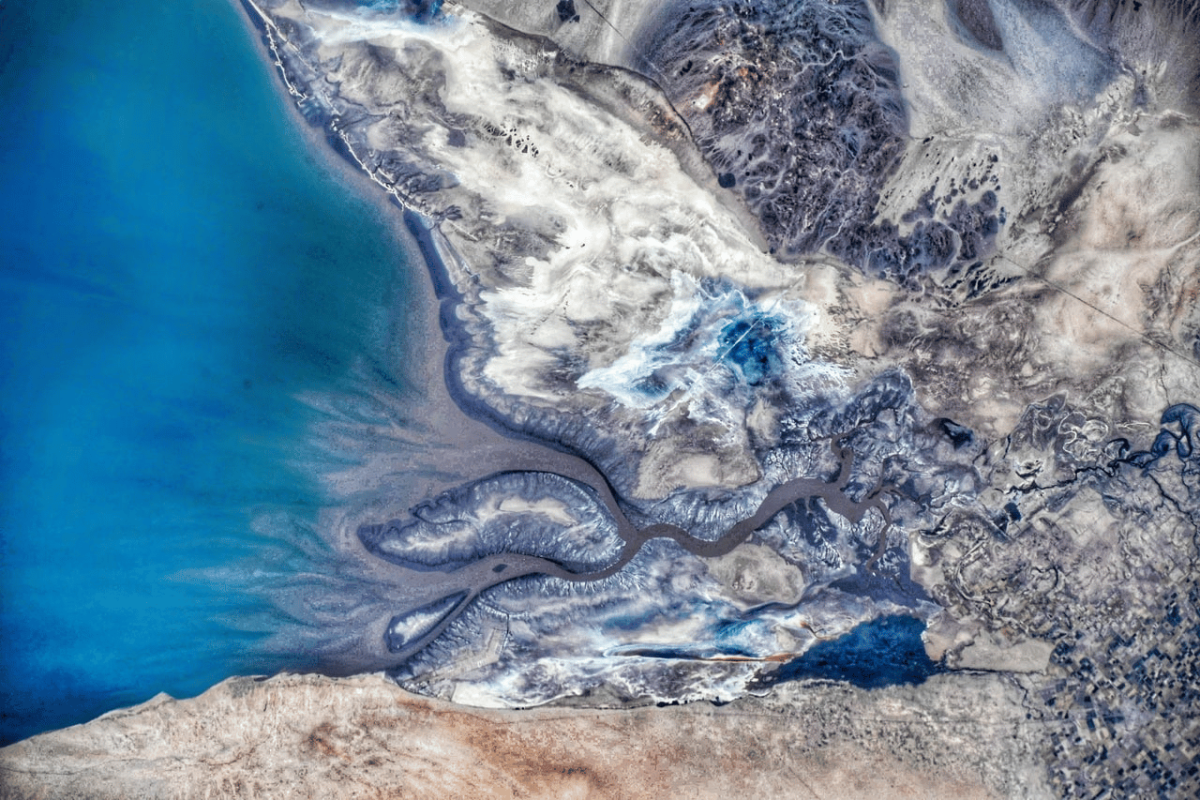 Каспийское море вид из самолета