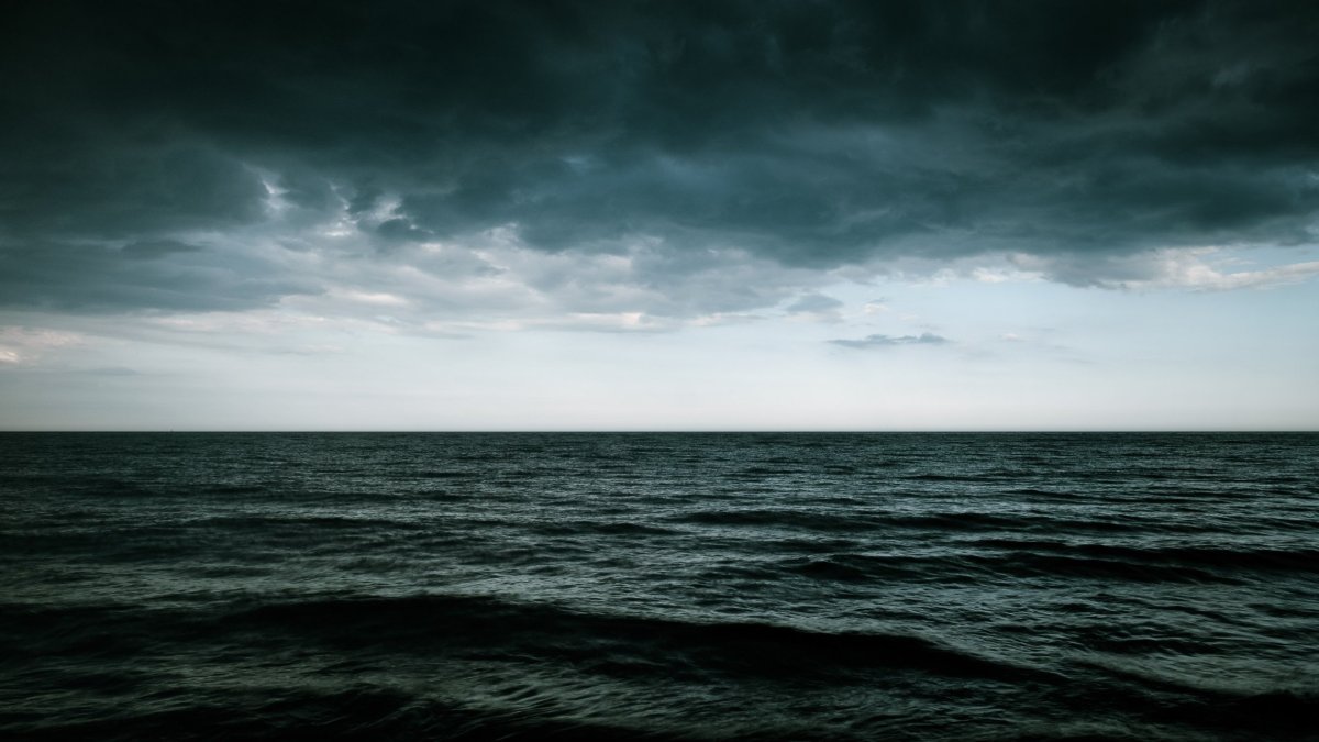 Темное море