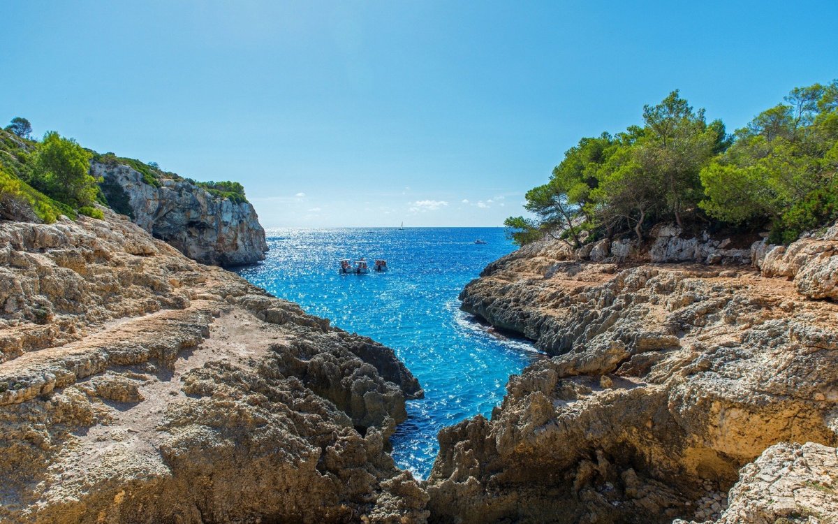 Балеарское море в Испании