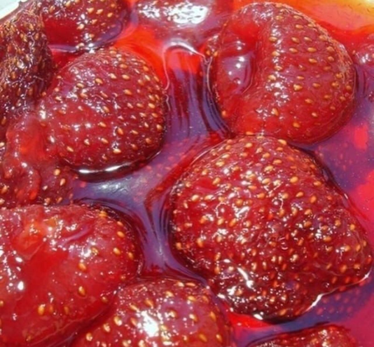 БЖУ варенья из клубники