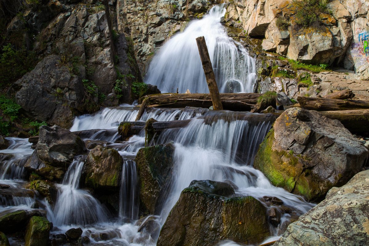 Камышлинский водопад горный Алтай