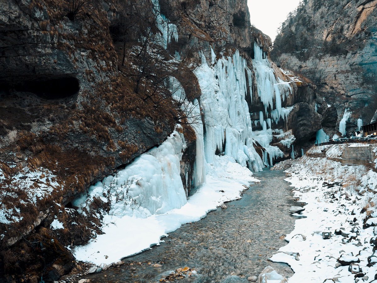 Чегемские водопады зимой
