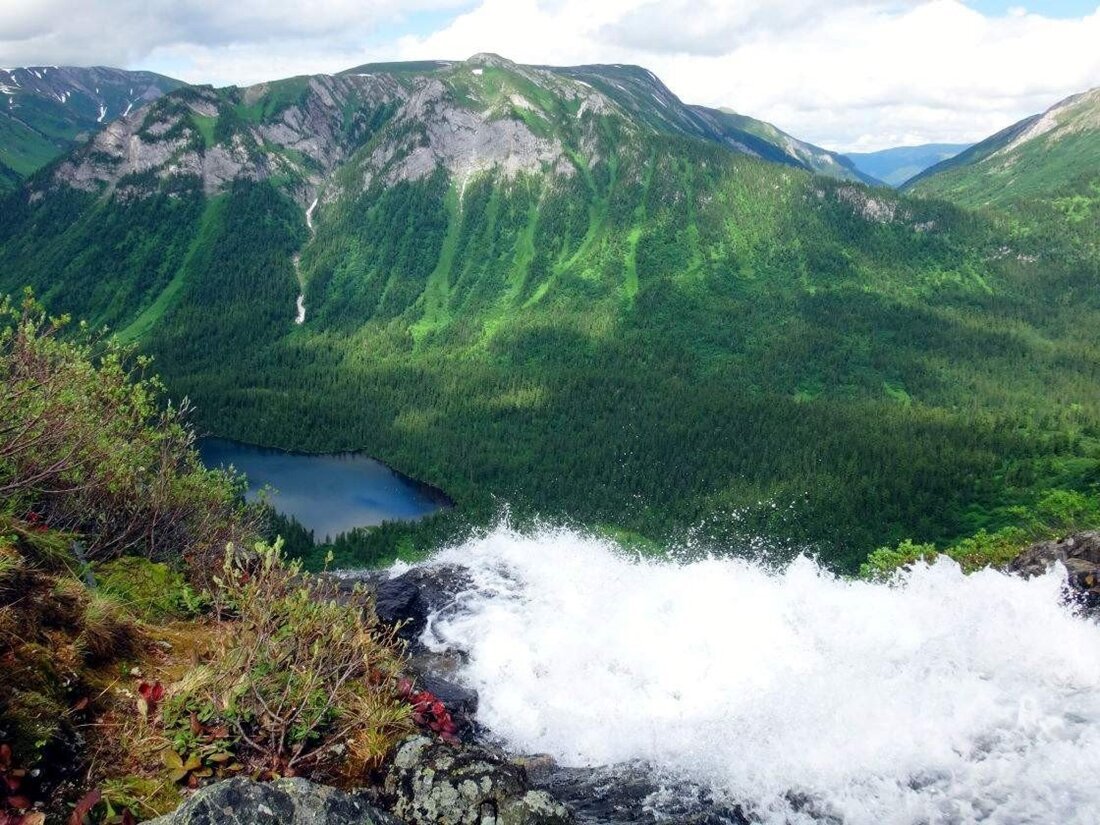 Кинзелюкский водопад Красноярский край