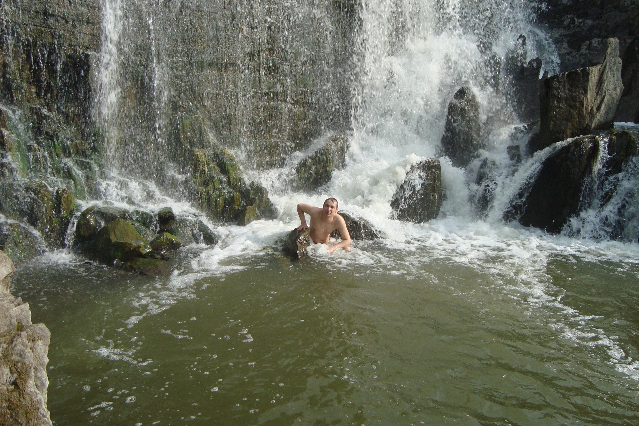 Водопад основа. Водопад Карпысак. Карпатский водопад Новосибирская. Карпысакский водопад Новосибирская область. Карпысакский водопад мельница.