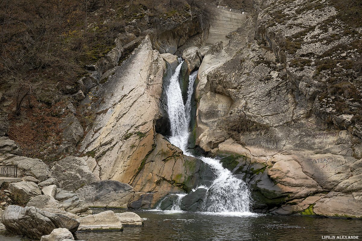 Ханагский водопад мощный