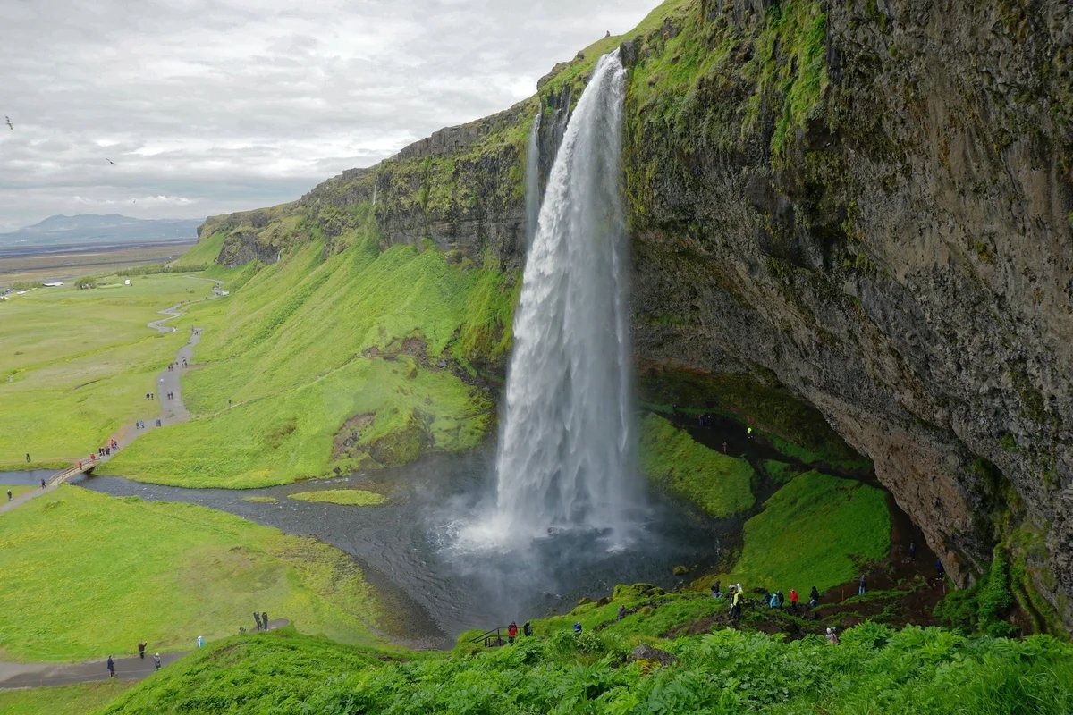 Водопад Seljalandsfoss