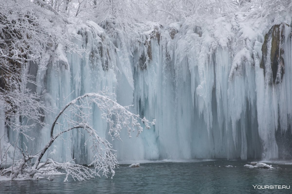Картина замерзший водопад