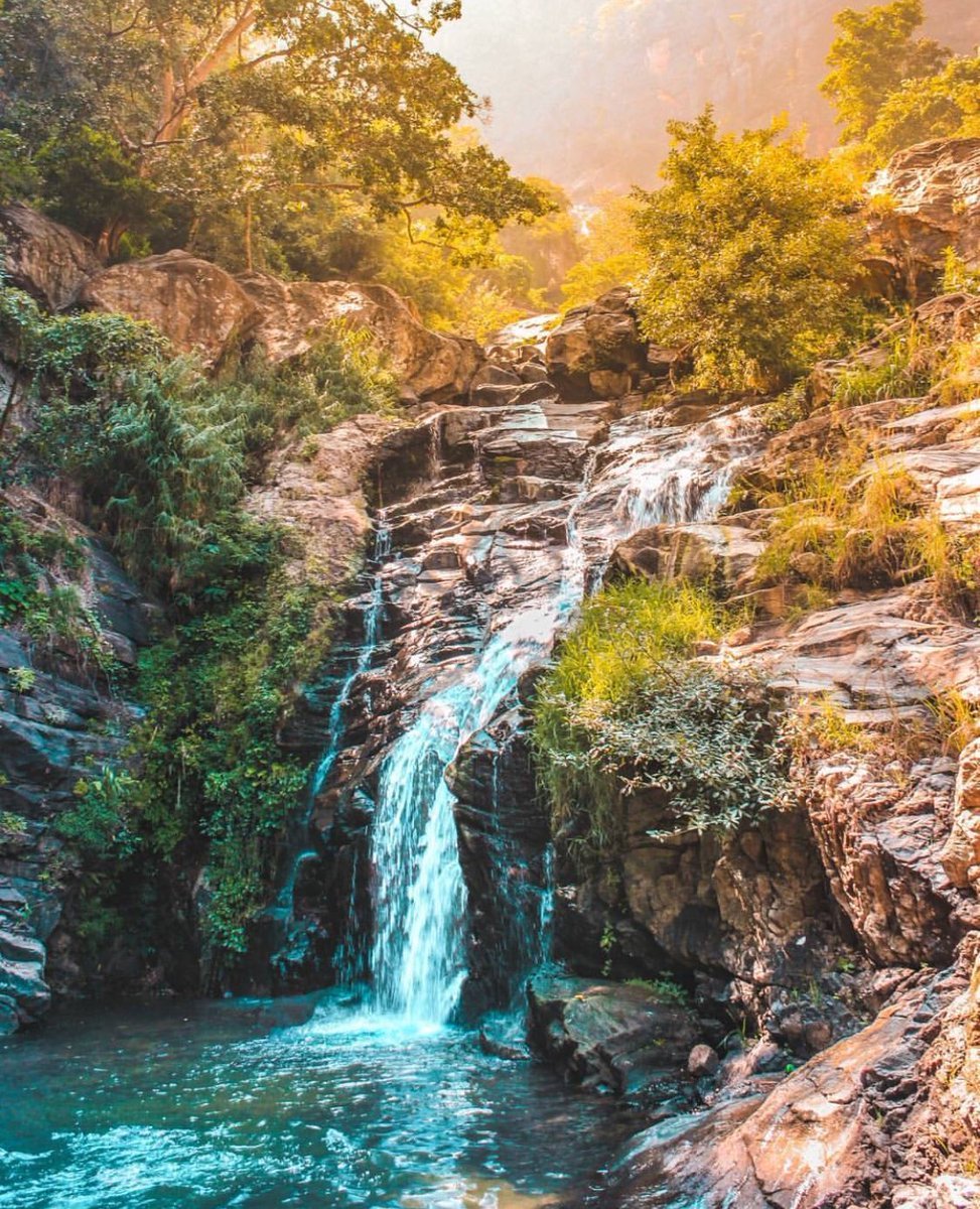 Водопад Равана Шри Ланка