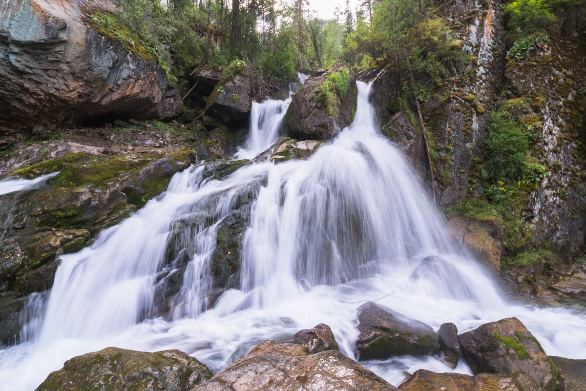 Уларский водопад горный Алтай