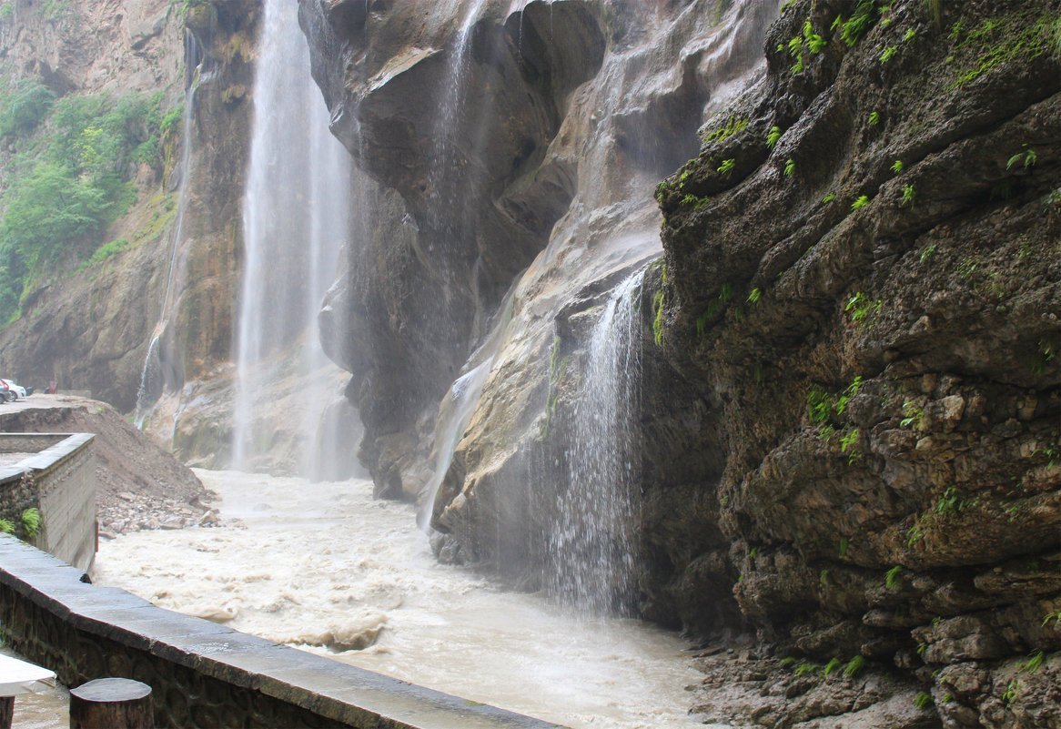 Чегемское ущелье и водопады
