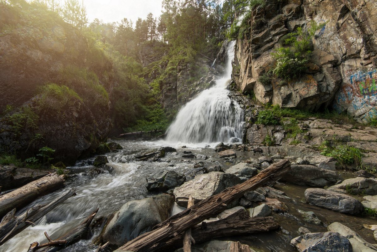 Камышлинский водопад горный Алтай