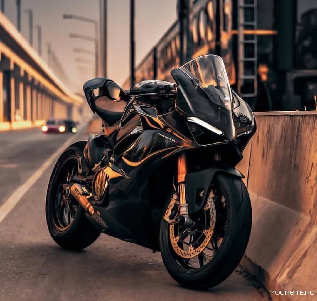 Ducati v4 черный
