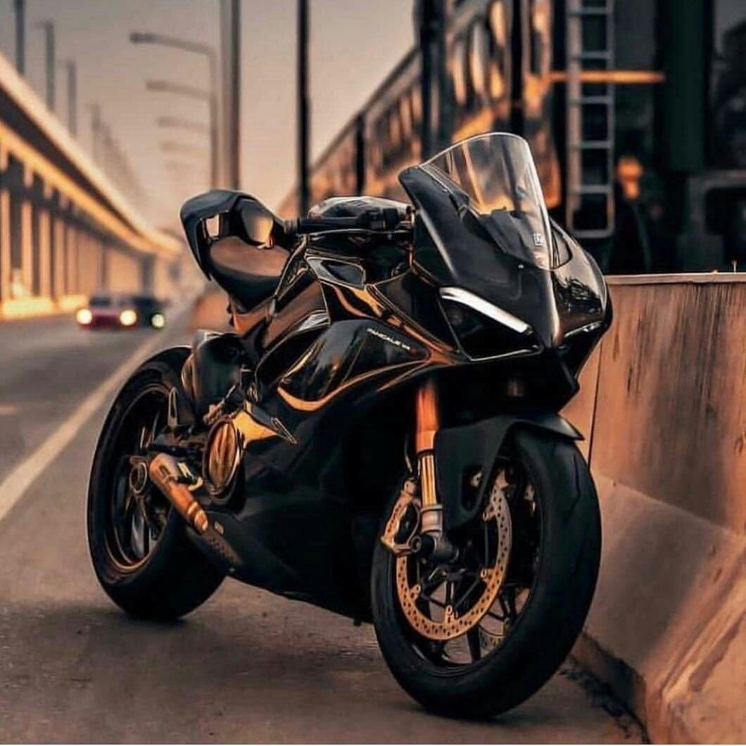 Ducati v4 черный