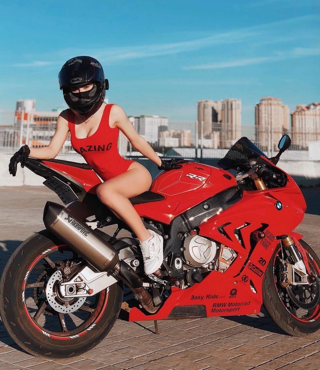 Спортбайки и девушки