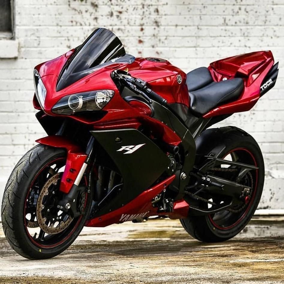 Спортивный мотоцикл Yamaha r1
