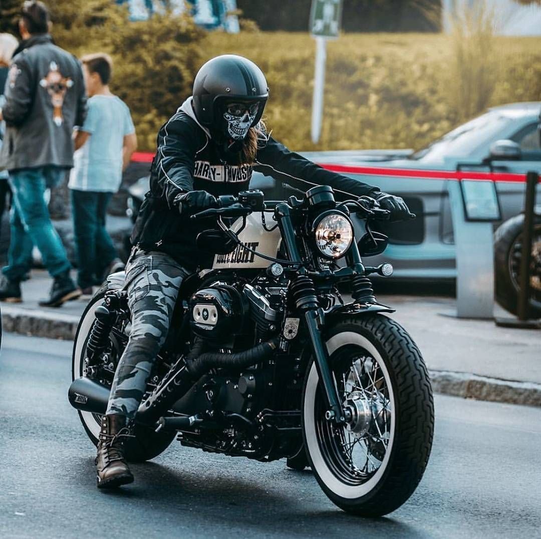 Чоппер Harley Davidson 2022