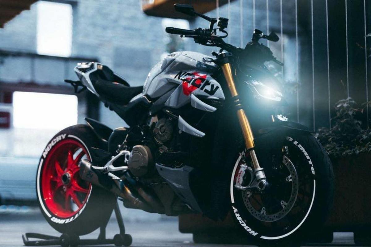 Ducati Streetfighter v4