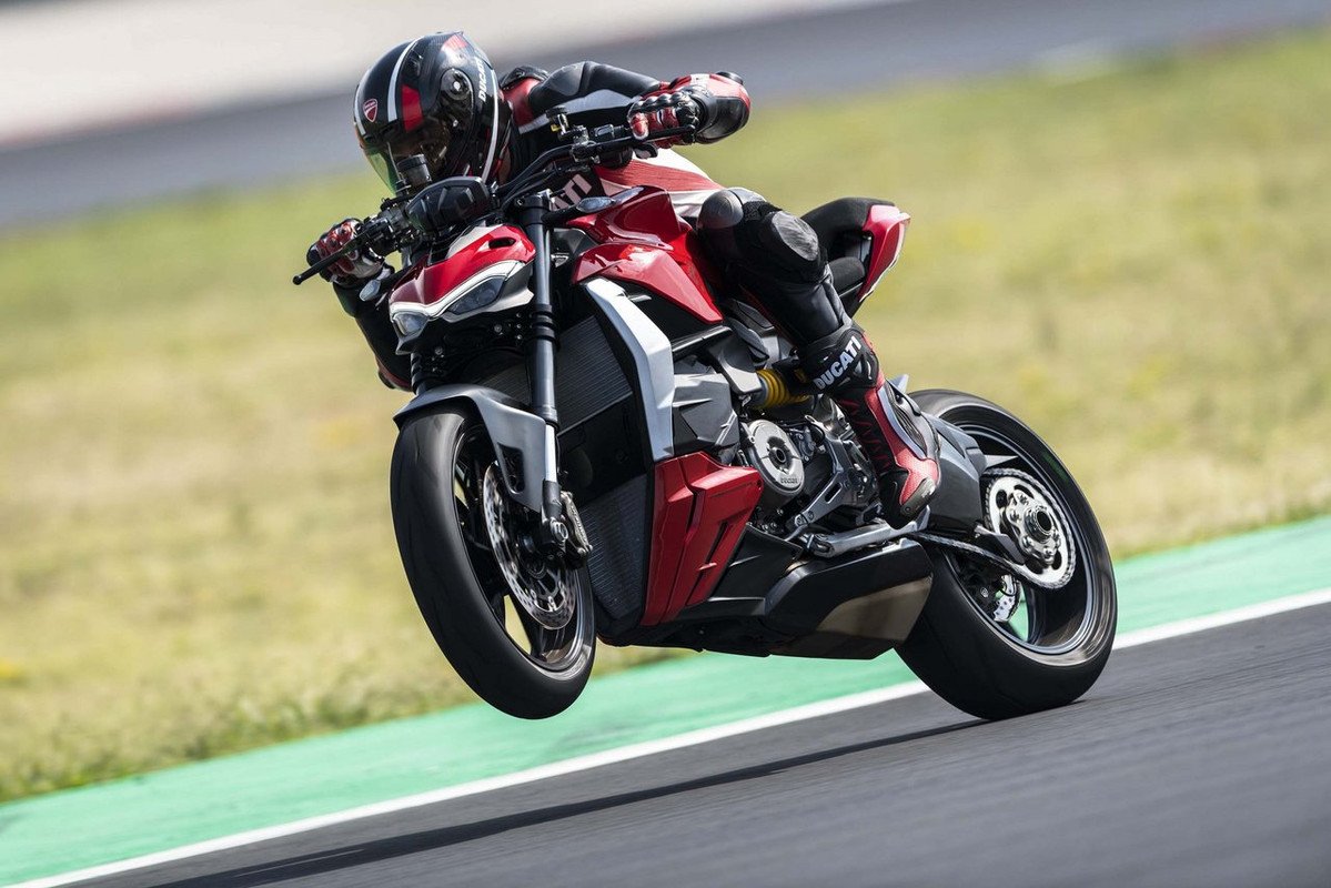 Ducati Streetfighter v4 2022