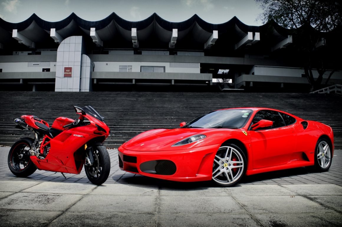 Ferrari f430 и мотоцикл