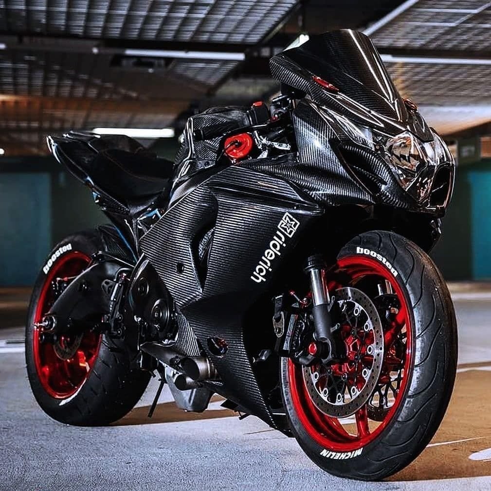 R1 спортбайк карбоновый